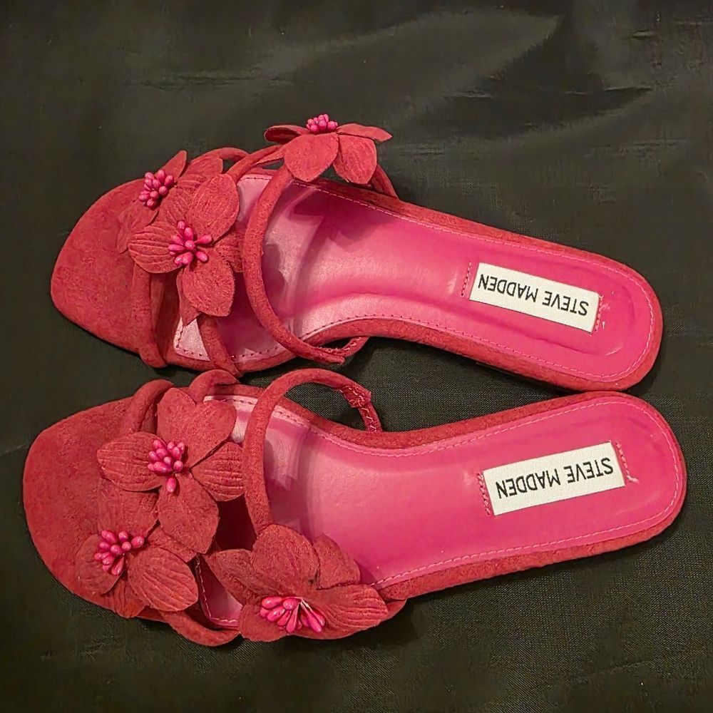 BRAND NEW STEVE MADDEN FLOWER WOMEN'S SANDALS G1